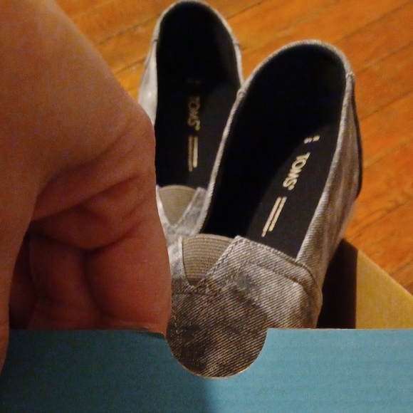Toms Shoes - Toms